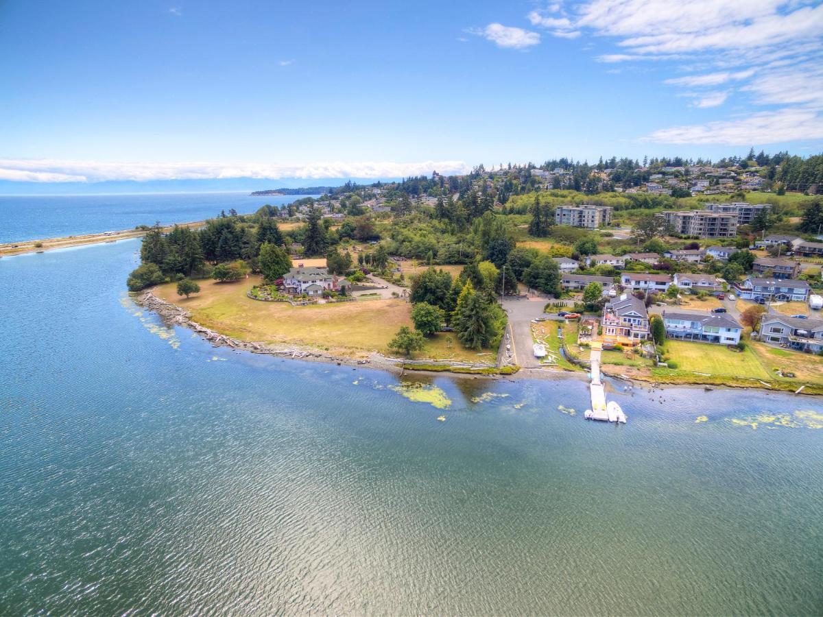 Birds Of A Feather Victoria Oceanfront Studio Suites Colwood Zewnętrze zdjęcie