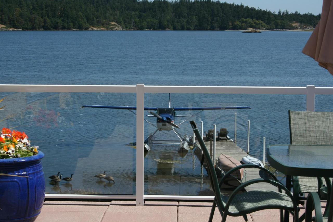 Birds Of A Feather Victoria Oceanfront Studio Suites Colwood Zewnętrze zdjęcie