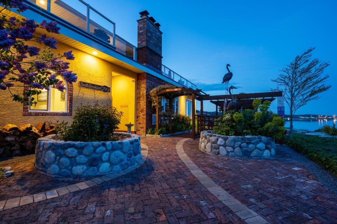 Birds Of A Feather Victoria Oceanfront Studio Suites Colwood Zewnętrze zdjęcie