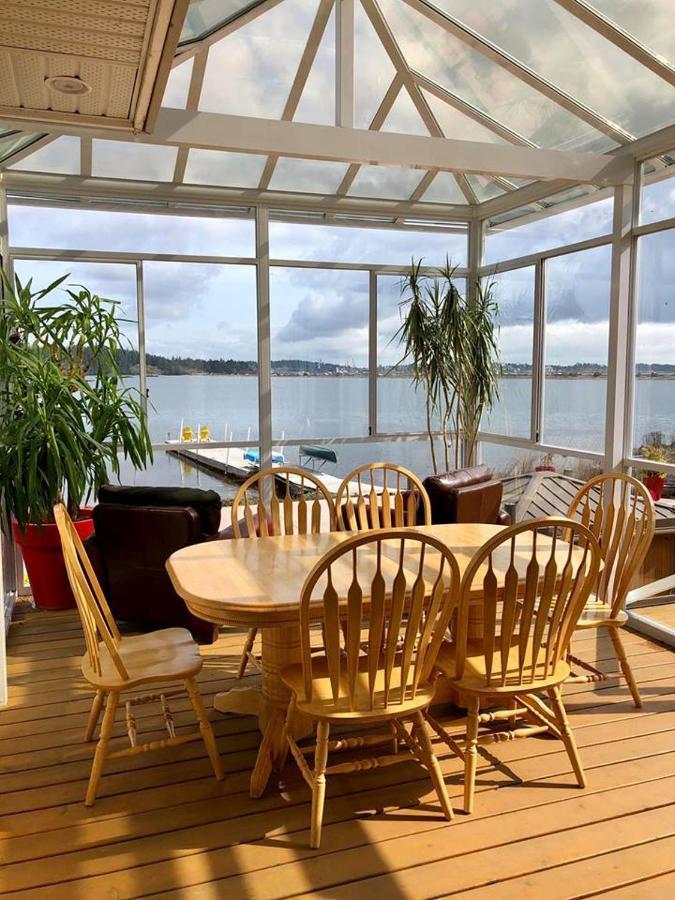 Birds Of A Feather Victoria Oceanfront Studio Suites Colwood Zewnętrze zdjęcie