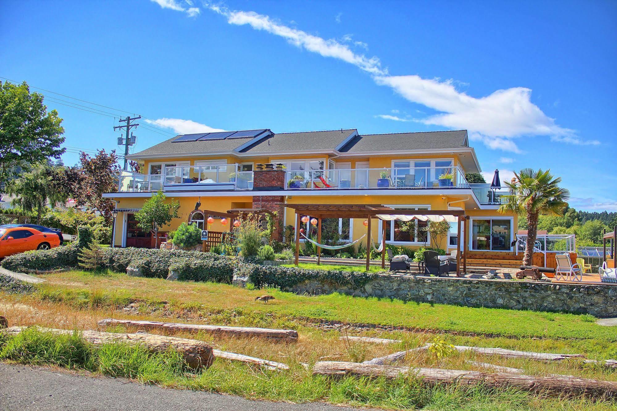 Birds Of A Feather Victoria Oceanfront Studio Suites Colwood Zewnętrze zdjęcie