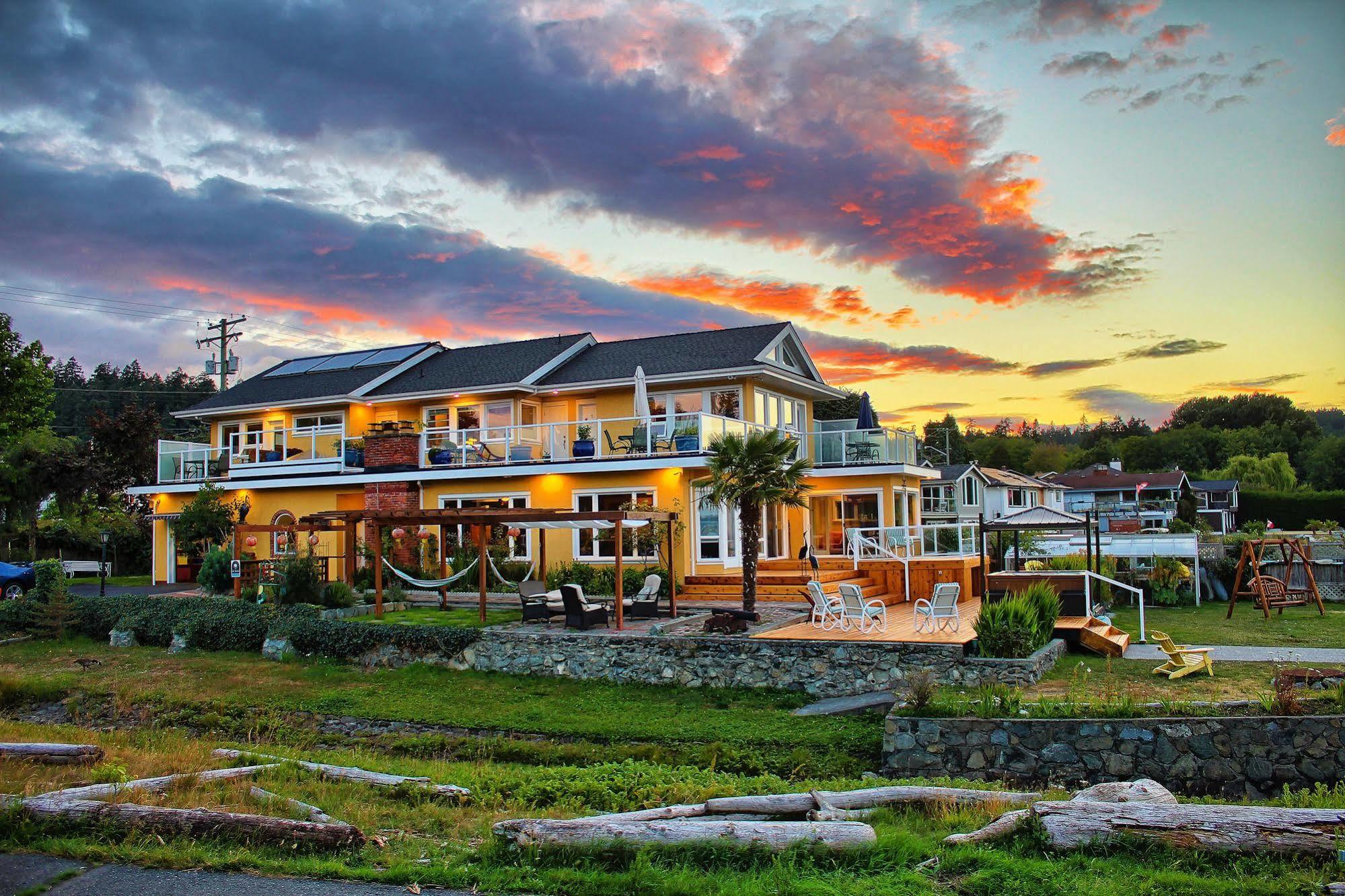 Birds Of A Feather Victoria Oceanfront Studio Suites Colwood Zewnętrze zdjęcie