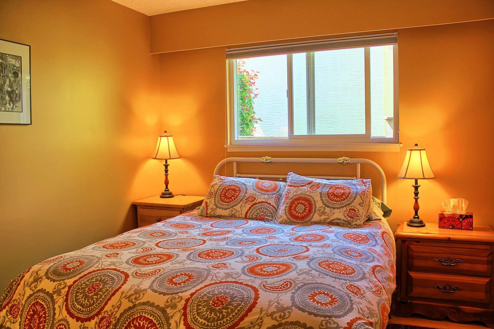 Birds Of A Feather Victoria Oceanfront Studio Suites Colwood Zewnętrze zdjęcie